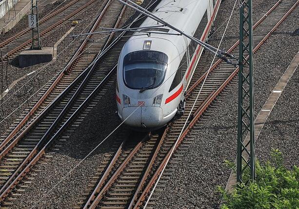 Bild vergr&ouml;&szlig;ern: Grüne fordern stärkere Regulierung des Bahn-Fernverkehrs