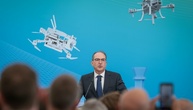 Drohnenvorfall in Leipzig: Dobrindt vermutet Verbindungen zu anderen Anschlagsplänen