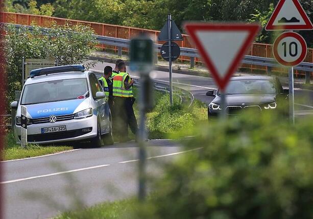 Bild vergr&ouml;&szlig;ern: Bericht: Dobrindt will Grenzkontrollen bis März 2027 verlängern