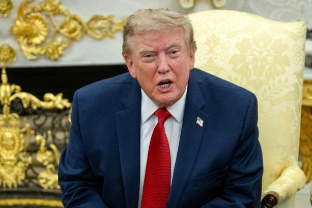 Bild vergr&ouml;&szlig;ern: Trump veröffentlicht Karte mit Straße von Hormus als US-Territorium