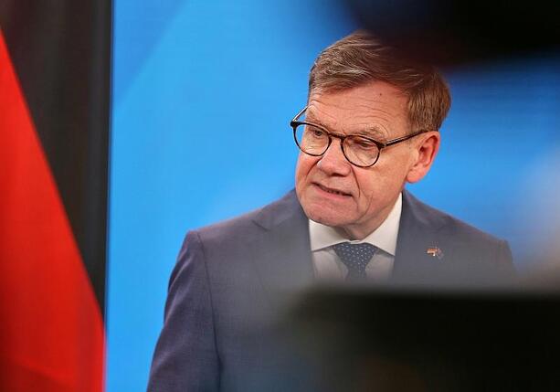 Bild vergr&ouml;&szlig;ern: Wadephul weist Lawrows Drohungen zurück