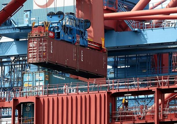 Bild vergr&ouml;&szlig;ern: Jedes vierte Unternehmen fürchtet um Wettbewerbsfähigkeit
