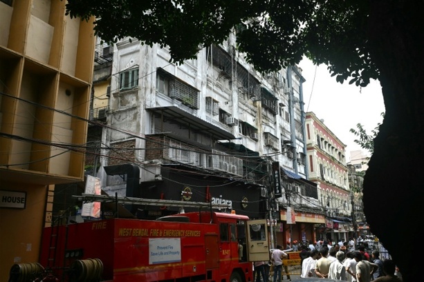 Bild vergr&ouml;&szlig;ern: Brand in Hotel in Indien: Mindestens neun Todesopfer in Kolkata