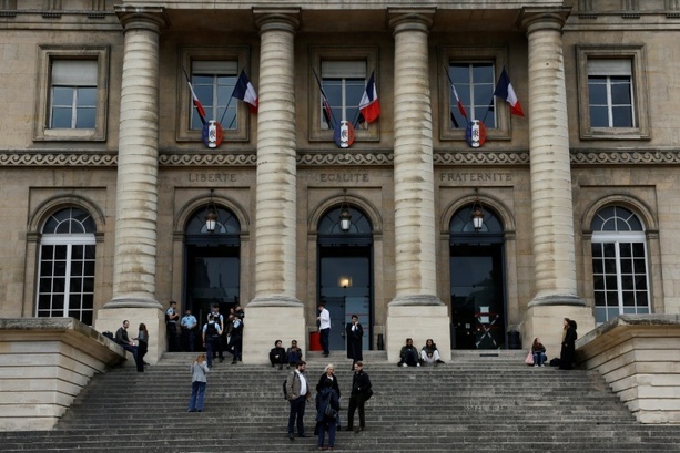 Bild vergr&ouml;&szlig;ern: Gericht in Paris ordnet Auslieferung eines Antifaschisten nach Deutschland an