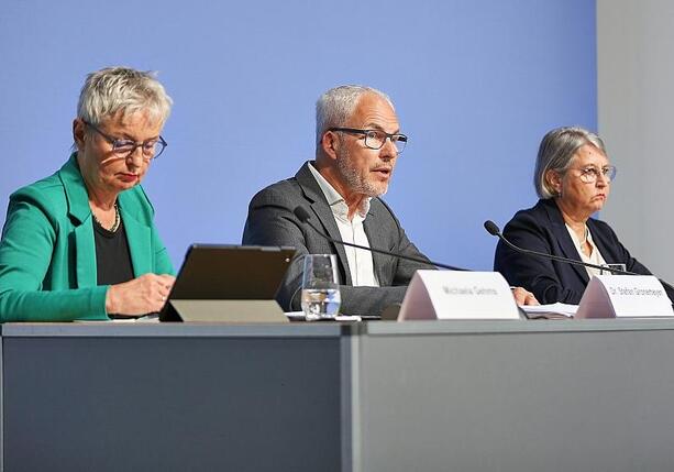 Bild vergr&ouml;&szlig;ern: Jahresstatistik zeigt auch 2025 hohe Zahl an Behandlungsfehlern