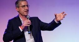 Per Anhalter: Französischer Präsidentschaftskandidat trifft Wähler