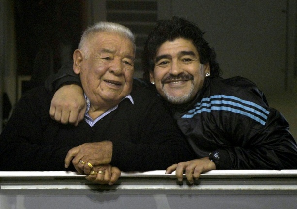 Bild vergr&ouml;&szlig;ern: Mutmaßlich vertauschte Nierentests: Prozess um Tod von Maradona unterbrochen