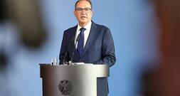 Dobrindt bestätigt Waffenfund - Ausländische Geheimdienste helfen
