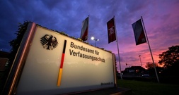 Waffenlager bei Berlin: Behörden vermuten Anschlagsplan - Spur nach Russland