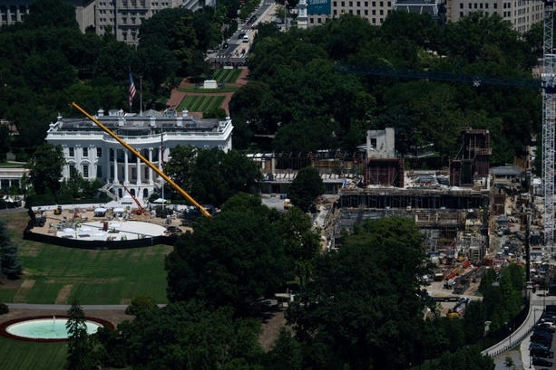 Bild vergr&ouml;&szlig;ern: Oberstes Gericht in den USA erlaubt vorerst Weiterbau von Trumps Ballsaal
