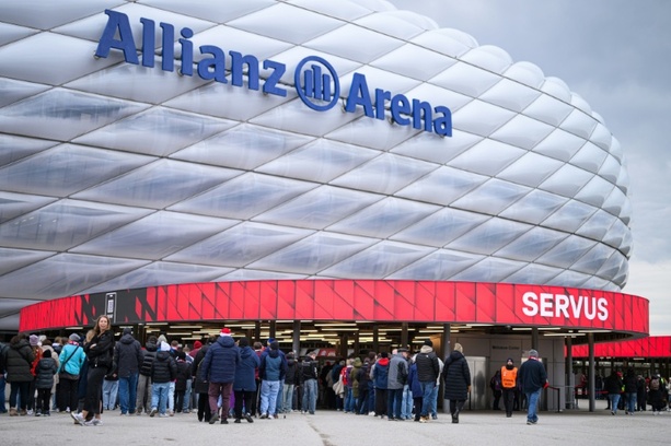 Bild vergr&ouml;&szlig;ern: Unglücklicher Fehler: Münchner Fußball-Stadion auf Medaille für Marathon-Läufer in Sydney