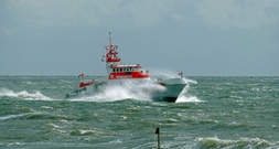 Segeljacht kentert vor Büsum: Drei Schiffbrüchige aus Nordsee gerettet