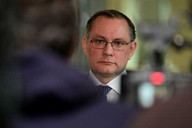 Bild vergr&ouml;&szlig;ern: Debatte um Unterstützung durch BSW: AfD-Bundeschef Chrupalla zurückhaltend