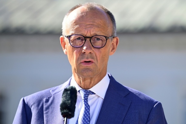 Bild vergr&ouml;&szlig;ern: Regierung vor großen Aufgaben: Wirtschaftsschwäche, hybride Angriffe, Klimakrise