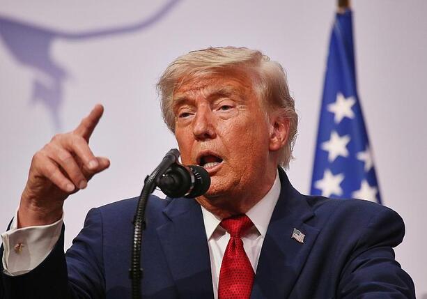 Bild vergr&ouml;&szlig;ern: Trump: Alle Minen aus Straße von Hormus entfernt