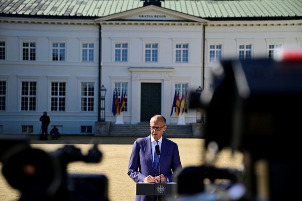 Bild vergr&ouml;&szlig;ern: Bundesregierung setzt Kabinettsklausur auf Schloss Neuhardenberg fort