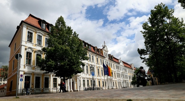 Bild vergr&ouml;&szlig;ern: Gegen Rassismus und für Demokratie: Migranten in Sachsen-Anhalt schließen Geschäfte
