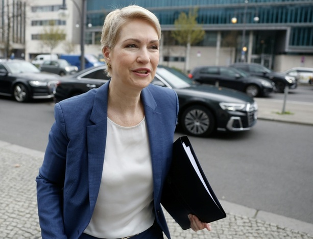 Bild vergr&ouml;&szlig;ern: Schwesig will nicht SPD-Chefin werden - Rückendeckung für Bas und Klingbeil