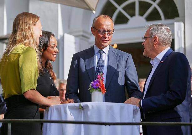 Bild vergr&ouml;&szlig;ern: ZDH-Präsident fordert Senkung der Lohnnebenkosten