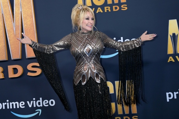 Bild vergr&ouml;&szlig;ern: Mit Herz und Ständchen: Auch die Royals würdigen verstorbene Dolly Parton