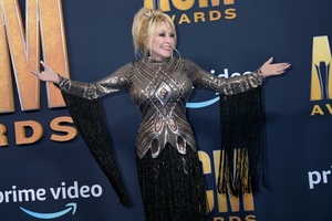 Mit Herz und Ständchen: Auch die Royals würdigen verstorbene Dolly Parton