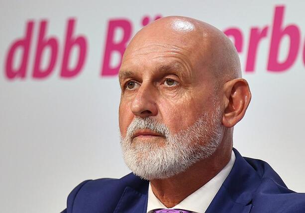 Bild vergr&ouml;&szlig;ern: Beamtenbund: 631.000 Stellen im öffentlichen Dienst unbesetzt