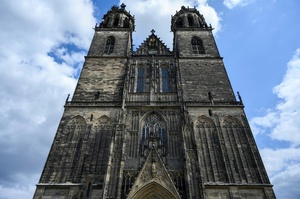 In neuem Sarg: Gebeine Ottos des Großen werden in Magdeburg feierlich beigesetzt