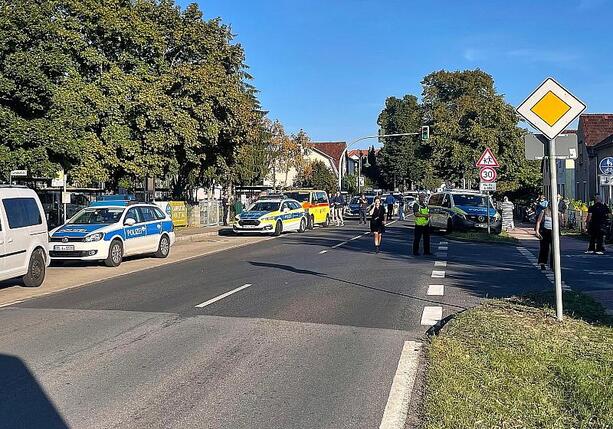 Bild vergr&ouml;&szlig;ern: Zwei Tote nach Gewalttat an Schule in Brandenburg