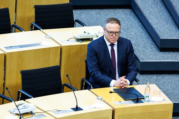 Bild vergr&ouml;&szlig;ern: Misstrauensvotum gegen Regierungschef Voigt auf AfD-Antrag in Thüringer Landtag