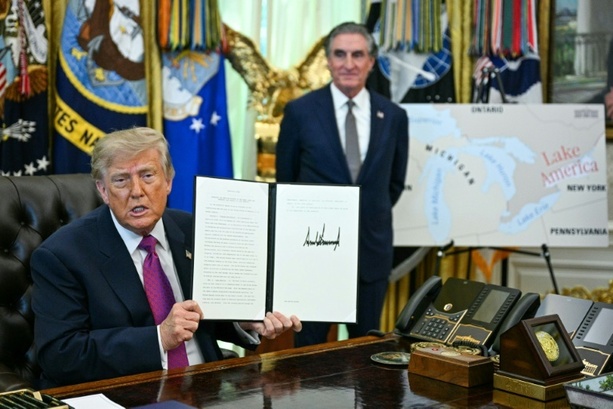 Bild vergr&ouml;&szlig;ern: Weitere Provokation im Handelsstreit mit Kanada: Trump benennt Ontariosee in Lake America