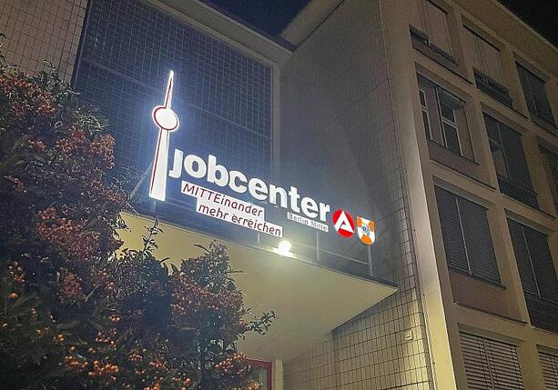 Bild vergr&ouml;&szlig;ern: Arbeitsmarkt zeigt im August kaum Dynamik