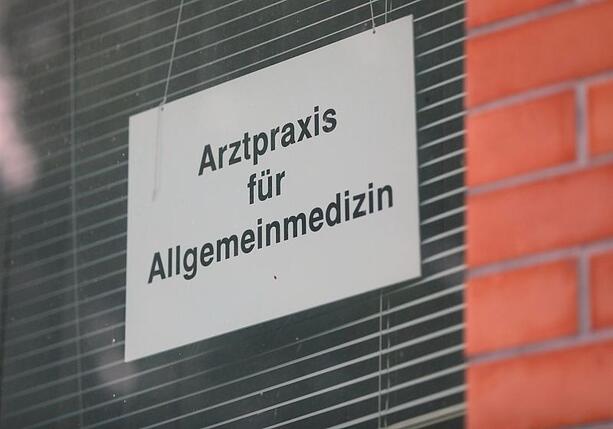 Bild vergr&ouml;&szlig;ern: Bas stellt Attestpflicht ab erstem Krankheitstag infrage
