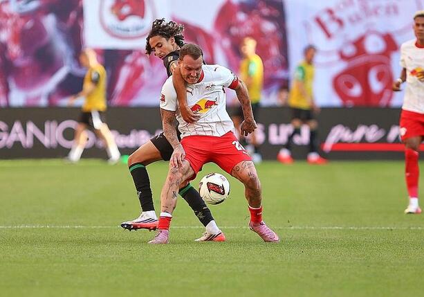 Bild vergr&ouml;&szlig;ern: 1. Bundesliga: RB Leipzig startet mit 3:0-Sieg gegen Gladbach