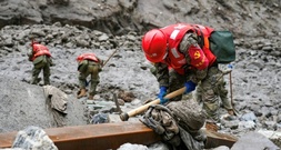 Sturzflut im Himalaya: Erdrutsch formt neuen See - Retter in Tibet abgezogen