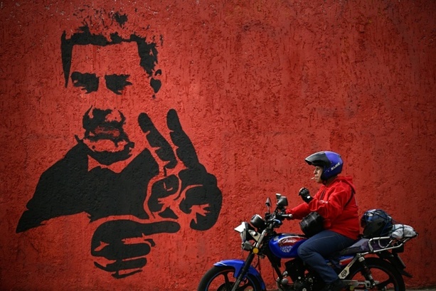 Bild vergr&ouml;&szlig;ern: Venezuelas Ex-Präsident Maduro meldet sich aus US-Haft zu Wort
