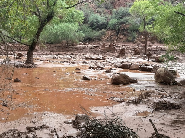 Bild vergr&ouml;&szlig;ern: Rund 15 Vermisste nach Sturzflut im Grand Canyon