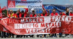 Volkswagen: Arbeitnehmer enttäuscht von Vorstand - Gewerkschaft warnt vor Streiks
