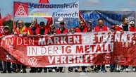Volkswagen: Arbeitnehmer enttäuscht von Vorstand - Gewerkschaft warnt vor Streiks