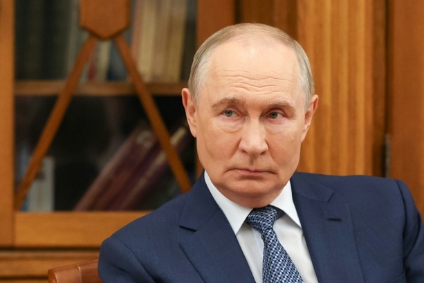 Bild vergr&ouml;&szlig;ern: Gipfel von Shanghai-Organisation: Putin und Xi in Kirgistan zusammengekommen