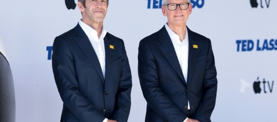 Apple-Chef Tim Cook übergibt an seinen Nachfolger John Ternus