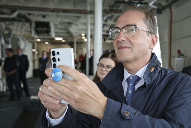 Bild vergr&ouml;&szlig;ern: Dobrindt warnt Koalition vor Auswechslung von Spitzenpersonal nach Landtagswahl