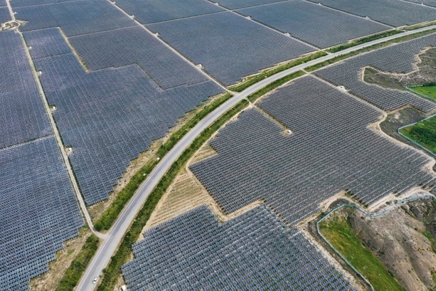 Bild vergr&ouml;&szlig;ern: China: Leistung von Solaranlagen erstmals höher als Leistung von Kohlekraftwerken