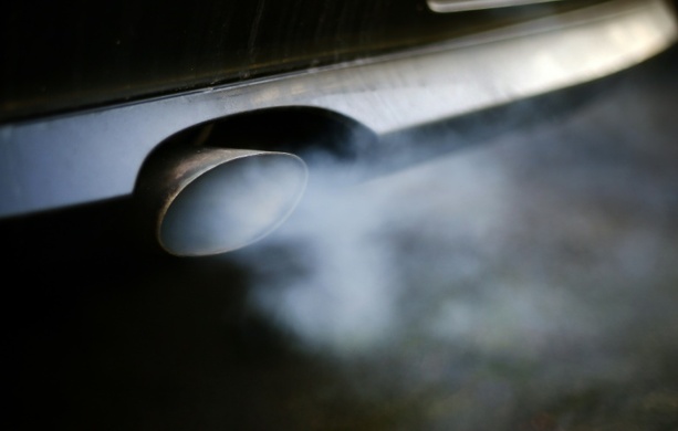 Bild vergr&ouml;&szlig;ern: Umwelthilfe: Politikerinnen und Politiker nutzen wieder stärker Verbrenner-Autos