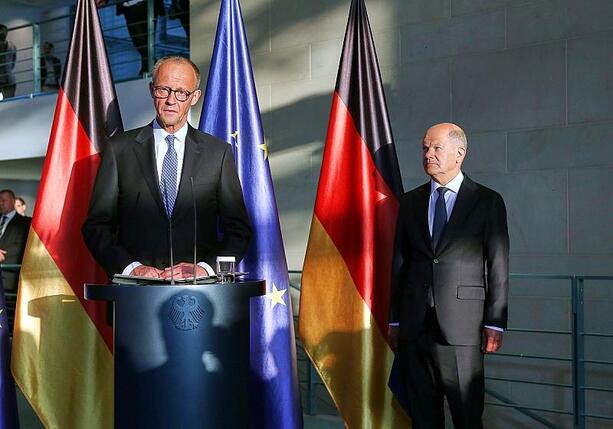 Bild vergr&ouml;&szlig;ern: Umfrage: Mehrheit sieht Merz als schlechteren Kanzler als Scholz