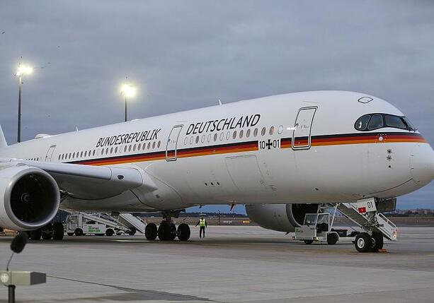 Bild vergr&ouml;&szlig;ern: Panne am Regierungsflieger - Klingbeil verpasst Kabinettssitzung