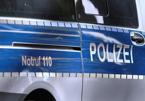 Bild vergr&ouml;&szlig;ern: Zugverkehr in Augsburg nach Explosion eingestellt