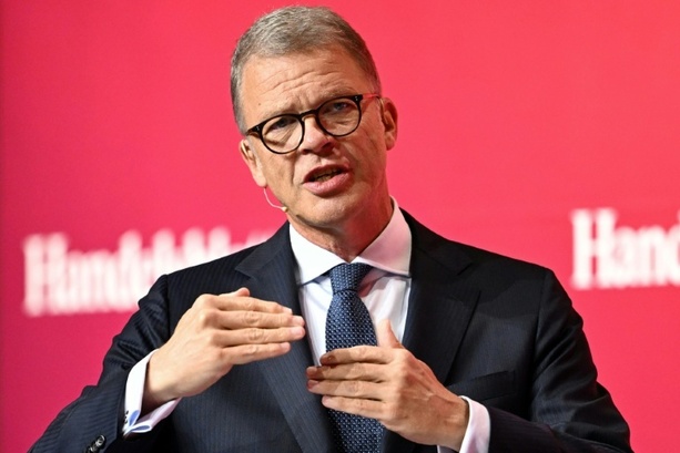 Bild vergr&ouml;&szlig;ern: Gift für die Wirtschaft: Deutsche-Bank-Chef Sewing warnt vor AfD-Regierung