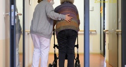 Patientenschützer fordern Zusammenlegung von privaten und gesetzlichen Pflegekassen