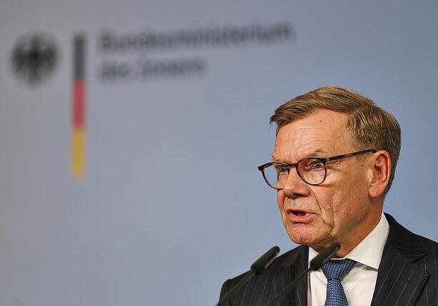 Bild vergr&ouml;&szlig;ern: Wadephul: Festsetzung von Schattenflotten-Tankern ist Option