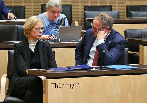 Bild vergr&ouml;&szlig;ern: Voigt will mit BSW-Abtrünnigen weiterregieren